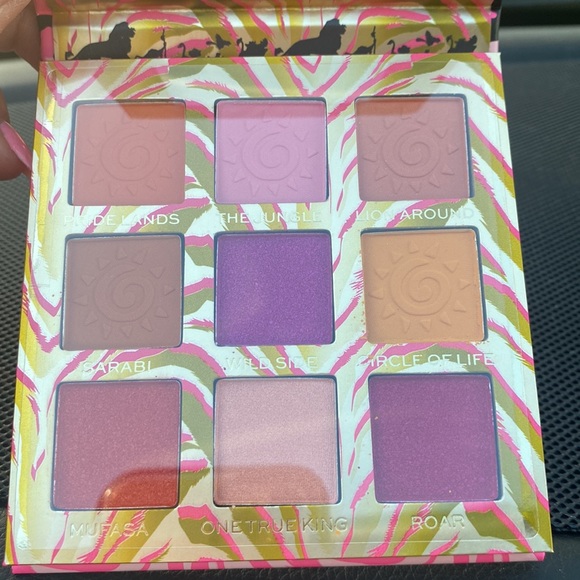 LION KING EYESHADOW PALLET. 9 SHADES - Picture 4 of 7